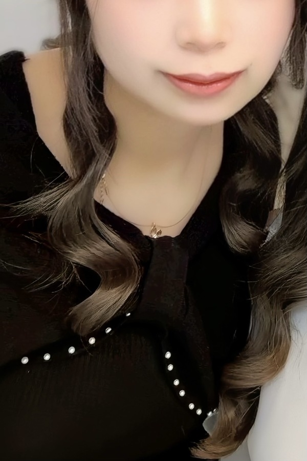 栗沢　ももな